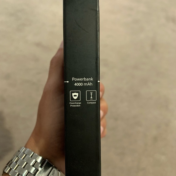 eBay Brand Battery Powerbank - 4000 mAh (Brand New - Never Used) - Picture 5 of 6